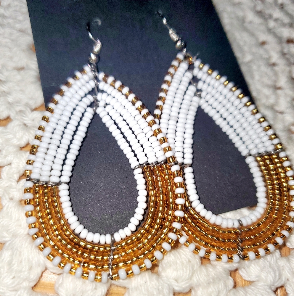 White and Gold Oval Earring